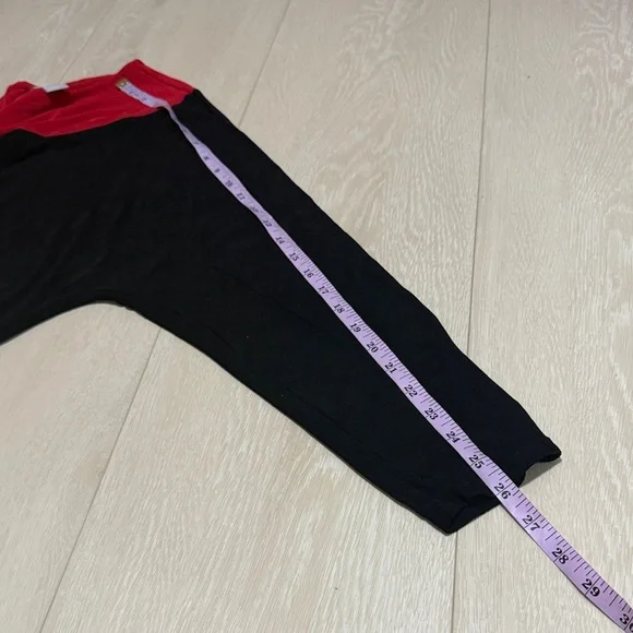 3/$10 Chico's Vibrant Red Black Long Sleeve Top - Picture 6 of 8